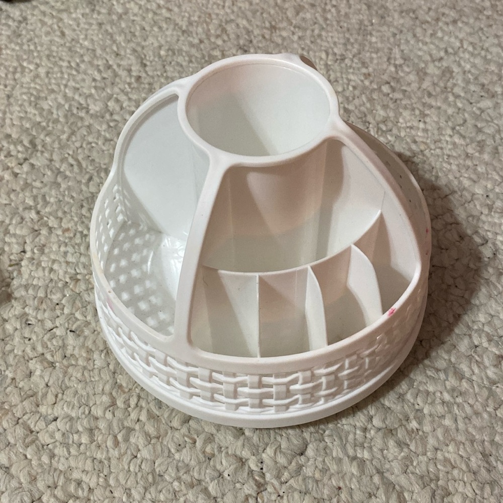 Make up brush organizer